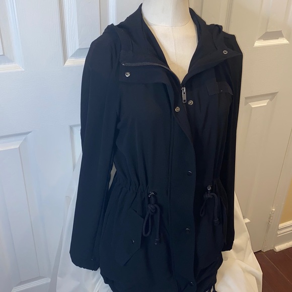 LIKE NEW lightweight black spring jacket - Picture 1 of 6